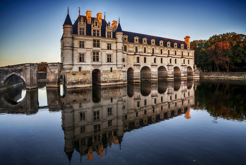 6-Days Tour in France Airport - HOTEL CENTRAL PARIS + Normandy + Versailles