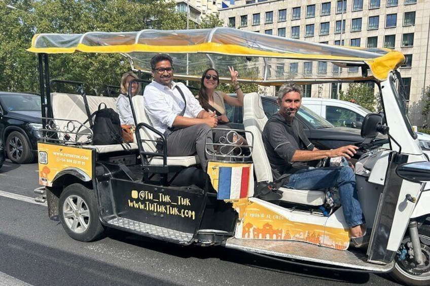 Panoramic tour with private guide in an electric tuk tuk through Madrid