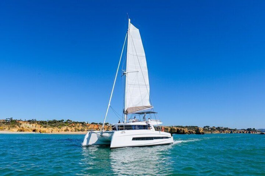 Vilamoura: 2h30 Sunset Sailing Experience - "Unwind"