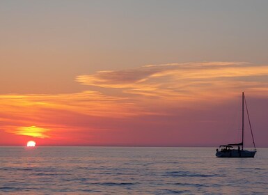 Tropea: Aperitif ved solnedgang på en sejlbåd