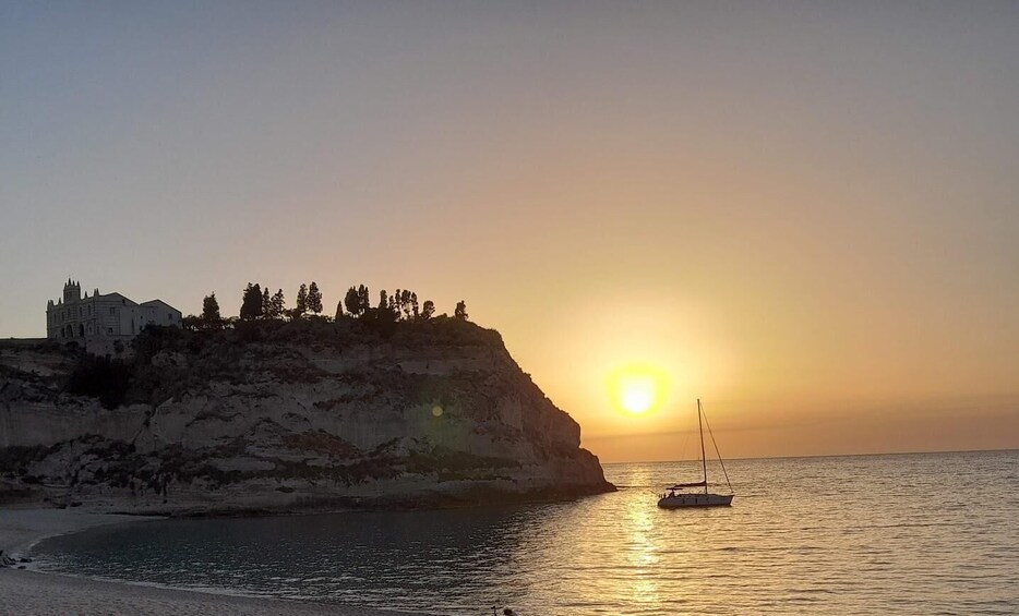 Picture 3 for Activity Tropea: Sunset Aperitif on a Sailing Boat