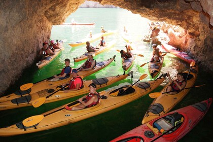 De Las Vegas : Emerald Cave Kayak Tour avec Shuttle Pickup