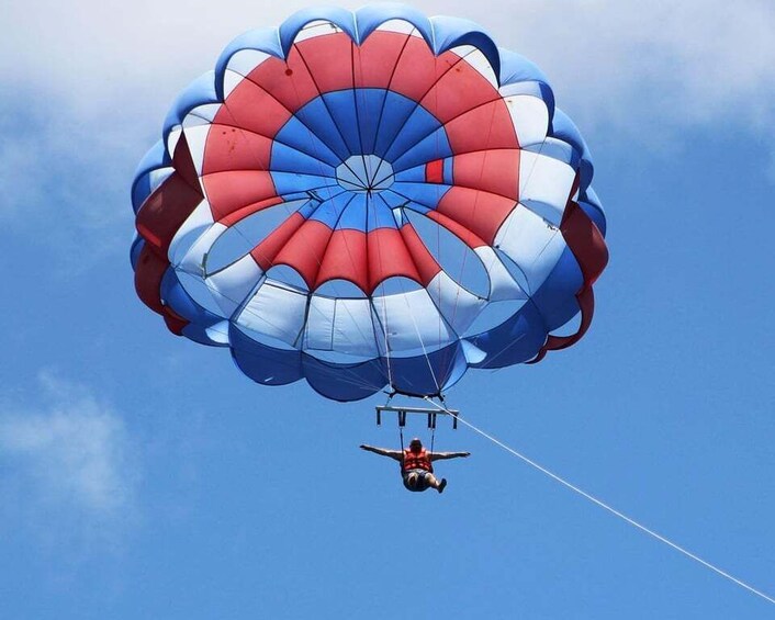Picture 2 for Activity Cozumel: 15 Minute Parachute Boat Flight