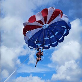 Cozumel: 15 Minute Parachute Boat Flight