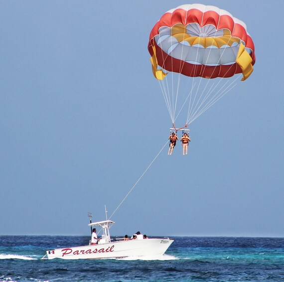 Picture 3 for Activity Cozumel: 15 Minute Parachute Boat Flight