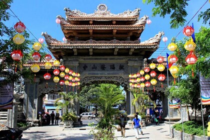 Explore Nha Trang por la tarde: Po Nagar, la pagoda de Long Son y la catedr...