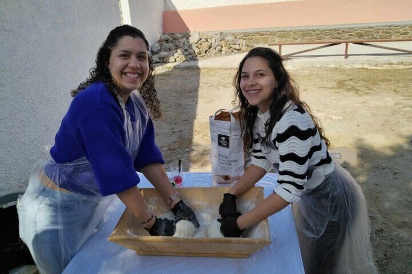 Mykonian Farm and Bakery Class with Brunch in Greece