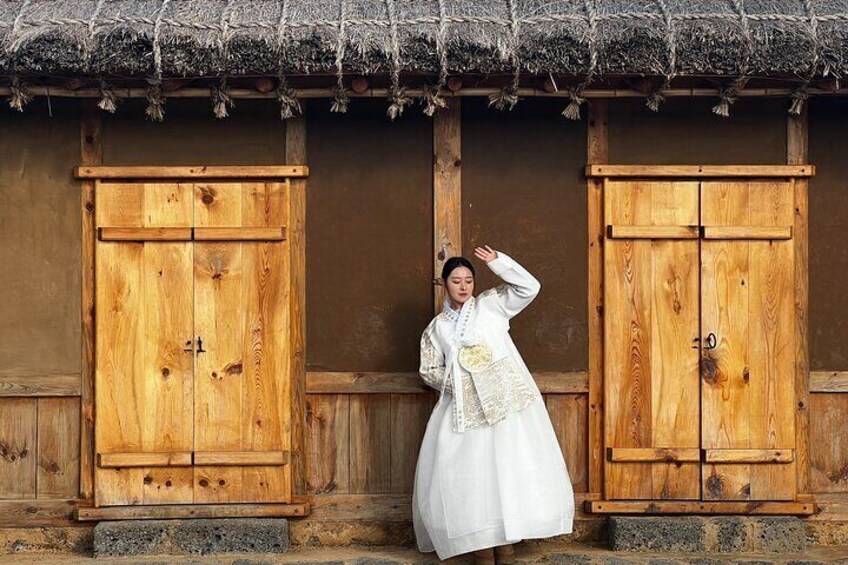 Hanbok Experience & Seasonal Half-Day Private Package Tour 