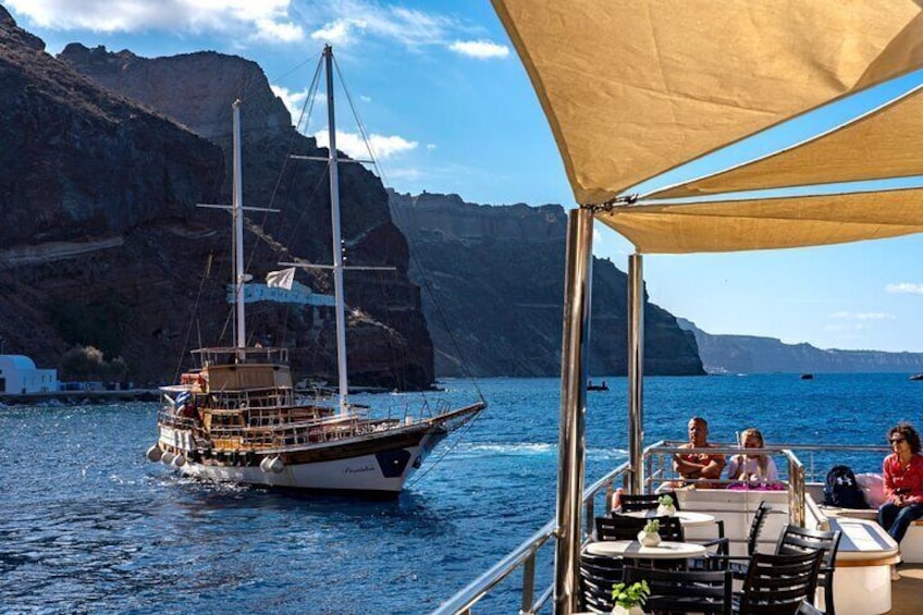 Tour of Caldera with Glass bottom Boat