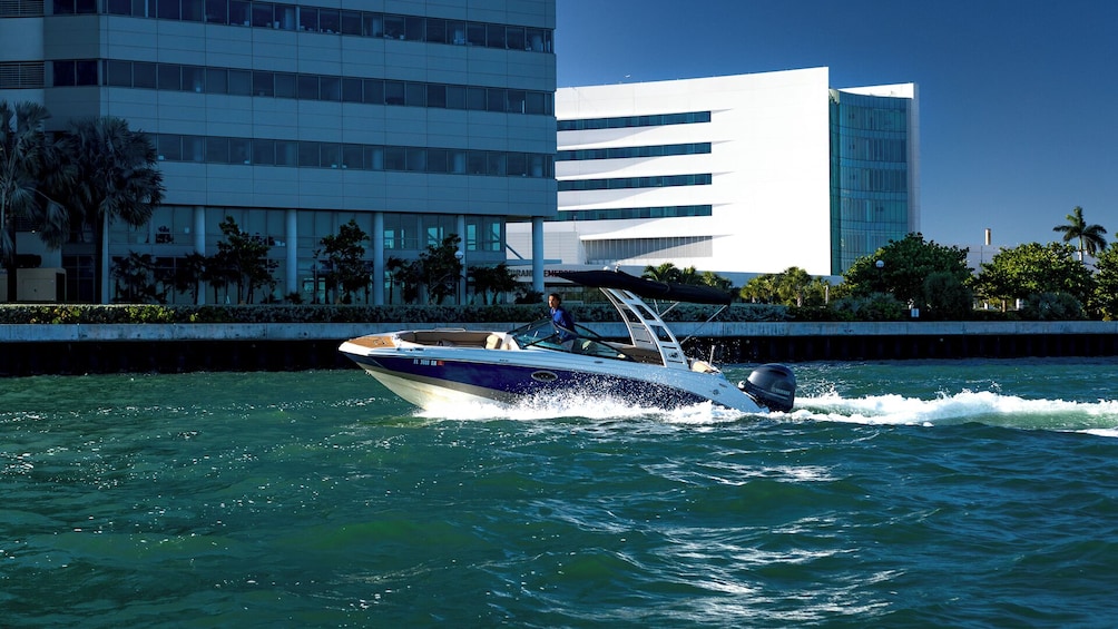 Private Tailored Sightseeing Miami Boat Tour & Fun Your Way
