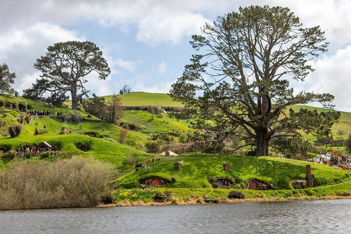 Hobbiton Movie Set Small Group Day Tour from Auckland 