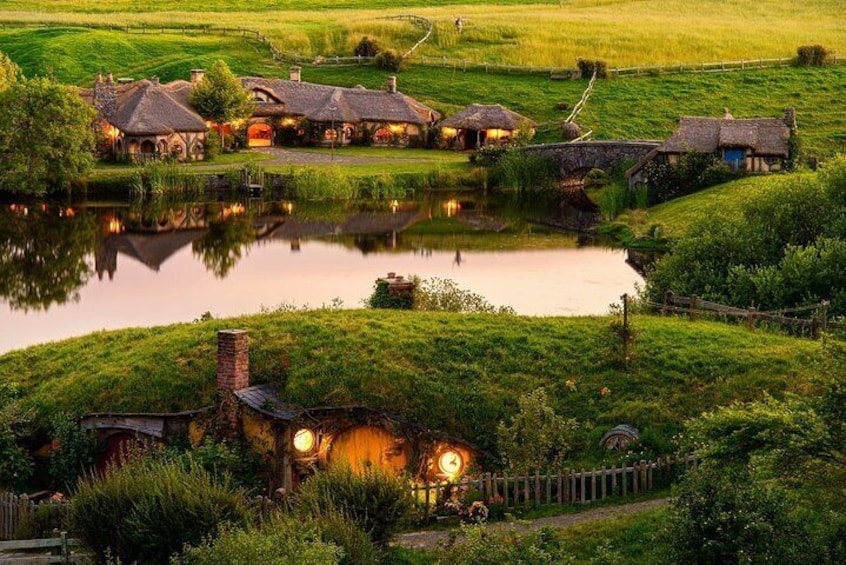 Hobbiton Movie Set