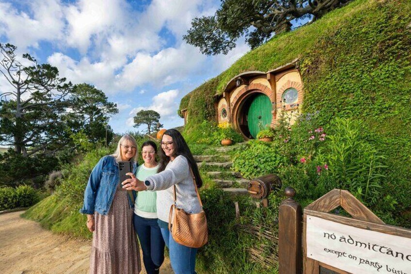 Hobbiton Movie Set Tour from Auckland 