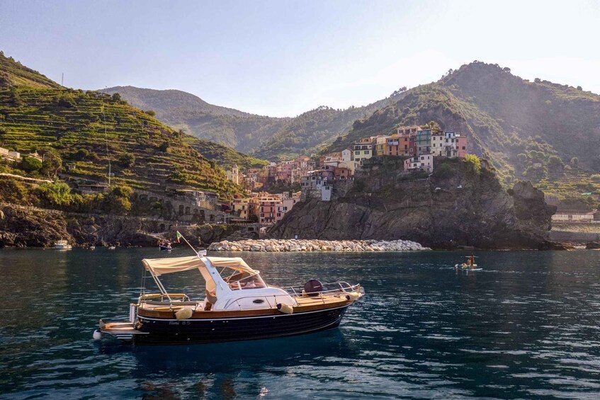 Picture 4 for Activity Private Boat Tour to the Cinque Terre (FD)