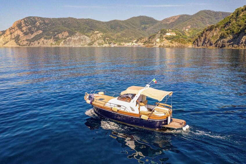 Picture 1 for Activity Private Boat Tour to the Gates of the Cinque Terre (FD)