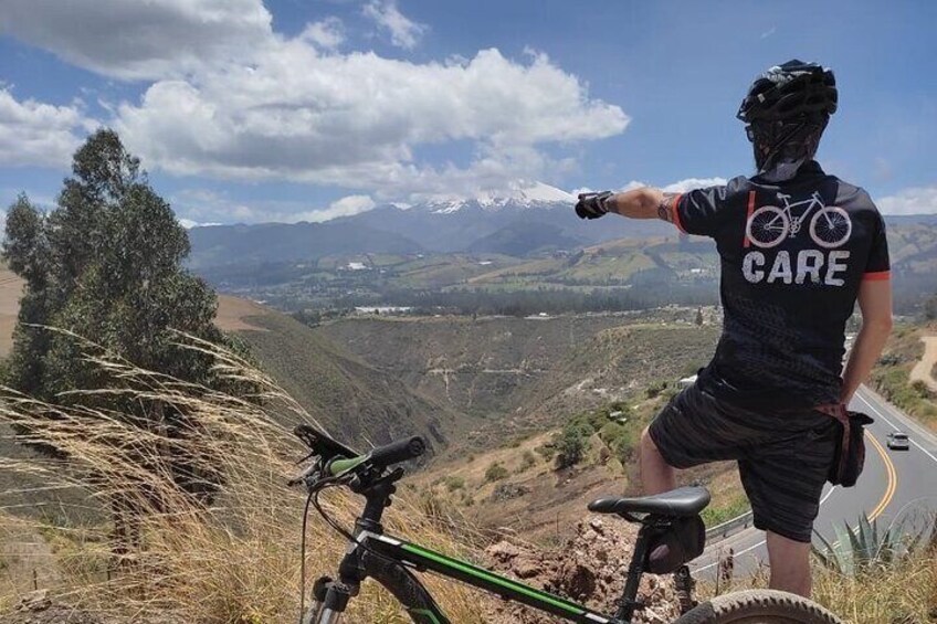 Small-group Otavalo market and Middle of the World Mountain Bike Tour from Quito