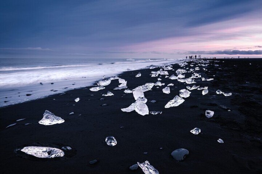 Reykjavik: Diamond Beach and Glacier Lagoon Private Tour