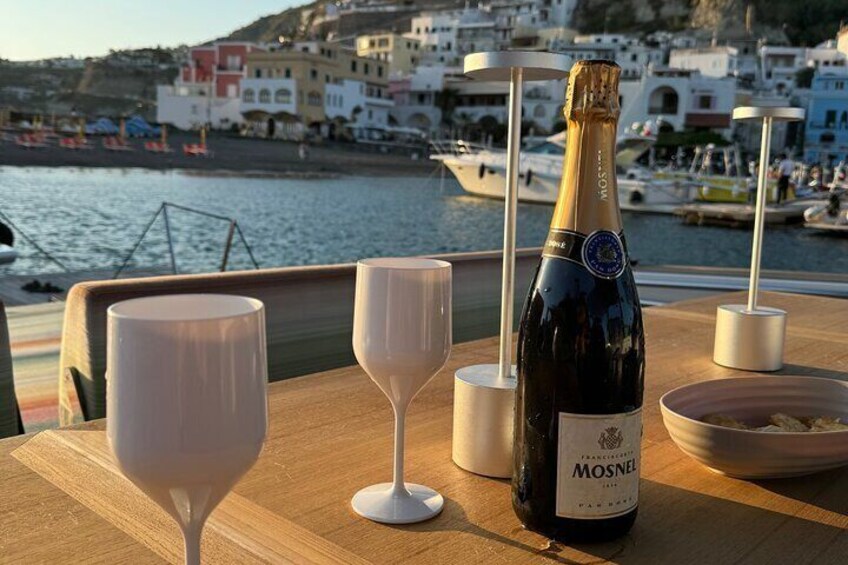 Private Boat tour from Naples to Capri Island onboard Pardo 43