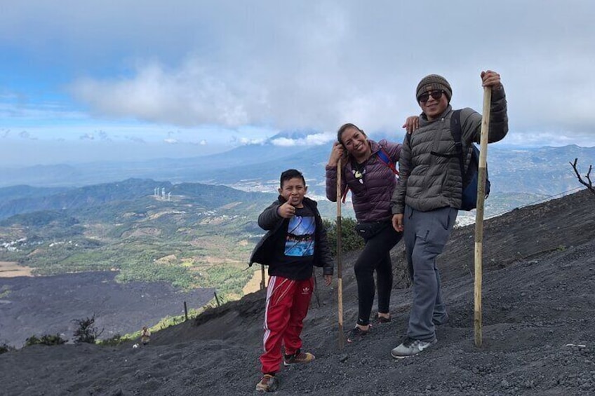 A famility tour to Pacaya volcano