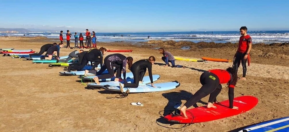 Valencia: Malvarrosa Beach Beginner Surf Class