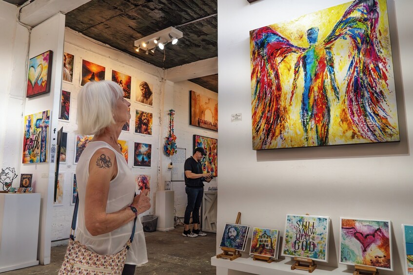 Adult's only Art & Wine Evening City tour in San Jose del Cabo