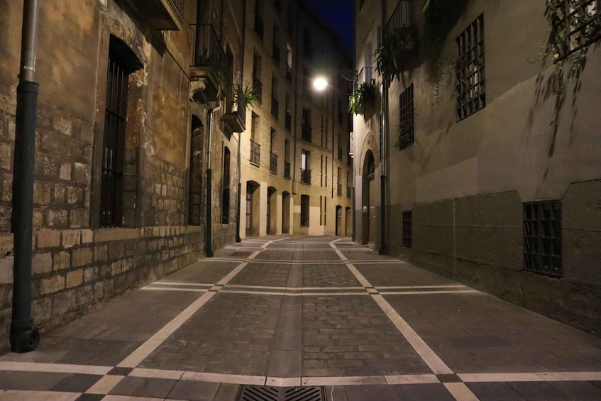 Picture 1 for Activity Night-Time Tour Legends and Mysteries of Pamplona