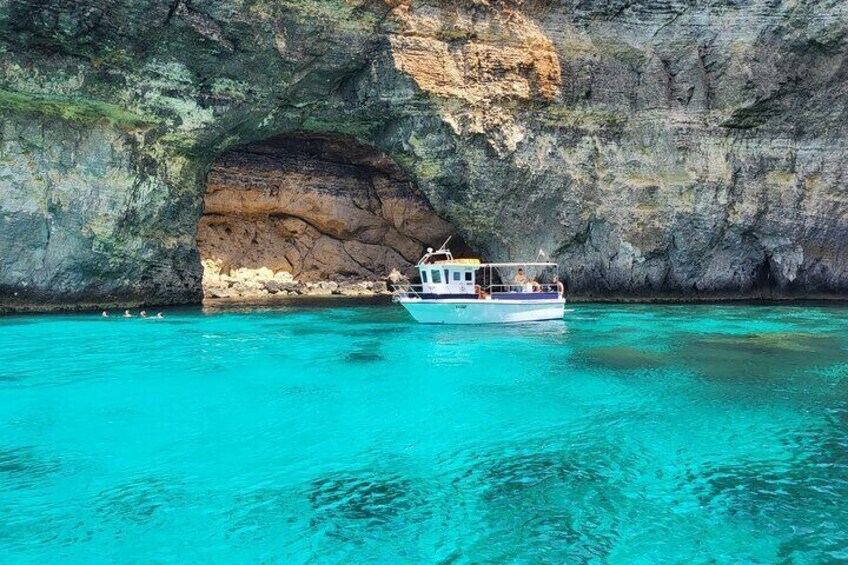 Mellieha: Gozo, Comino, Sea Caves, and Blue Lagoon Cruise