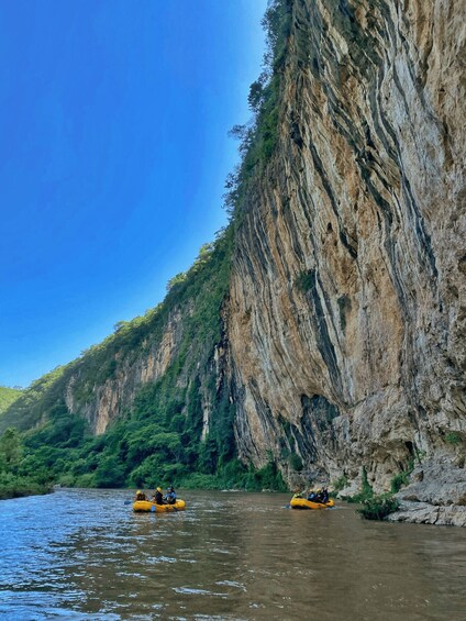 Picture 1 for Activity San Cristóbal: 3-Day Rio La Venta Canyon Rafting Adventure