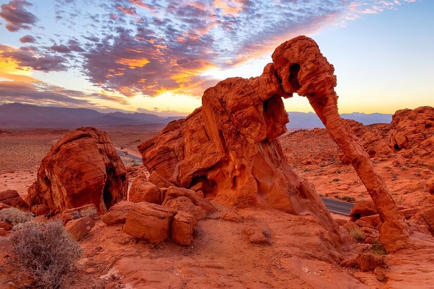 Combo Tour: Red Rock Canyon & Valley of Fire Full-Day Tour