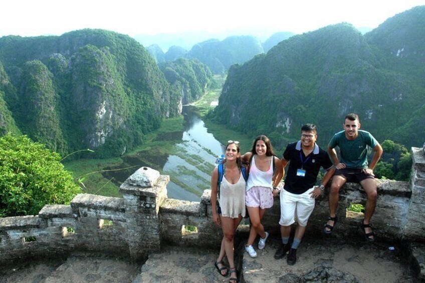 6-Day Essential North Vietnam Tour: Hanoi Halong Ninh Binh & Sapa