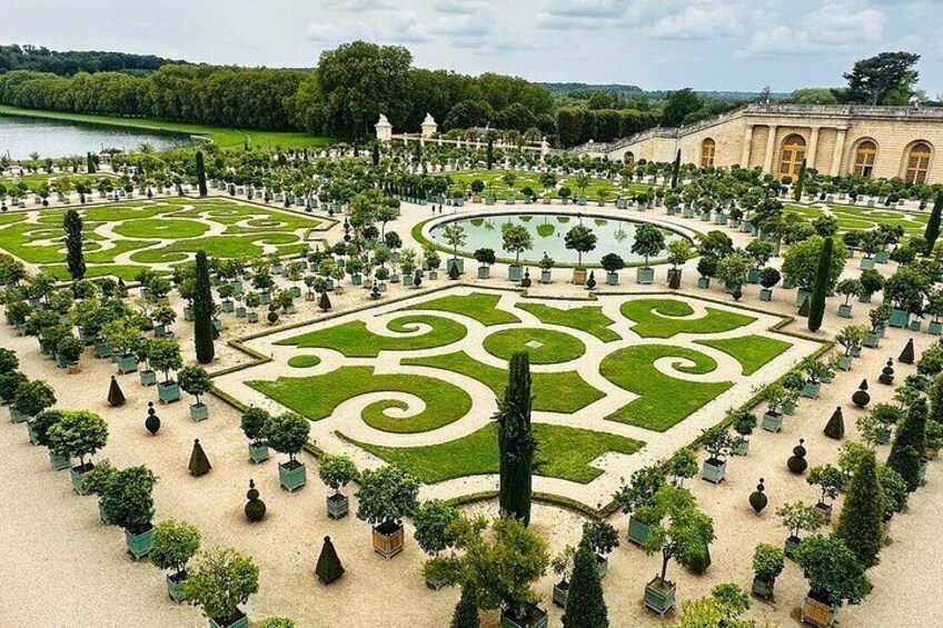 Self-Guided Tour to the Versailles with Timed Entry Ticket 