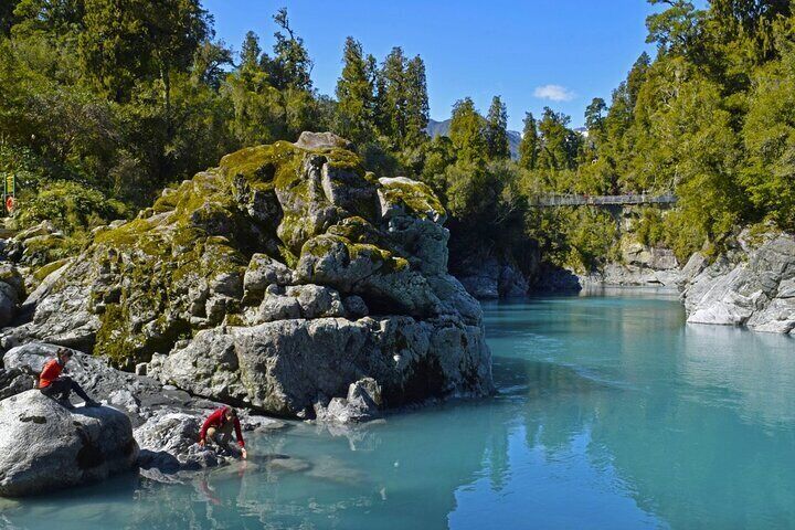 Franz Josef to Christchurch 1-Way Small Group Tour via Hokitika 