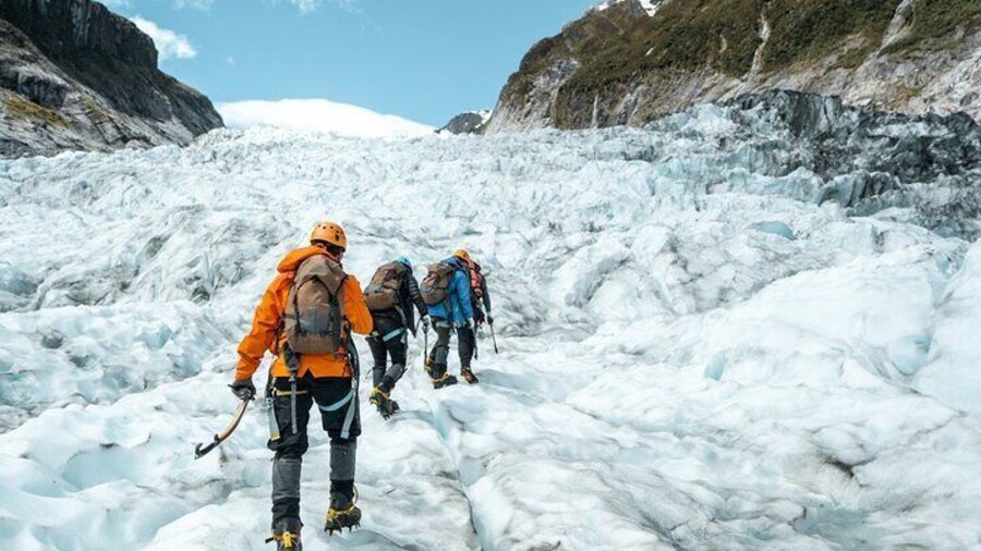 Christchurch to Franz Josef via Hokitika 1 Way Small Group Tour