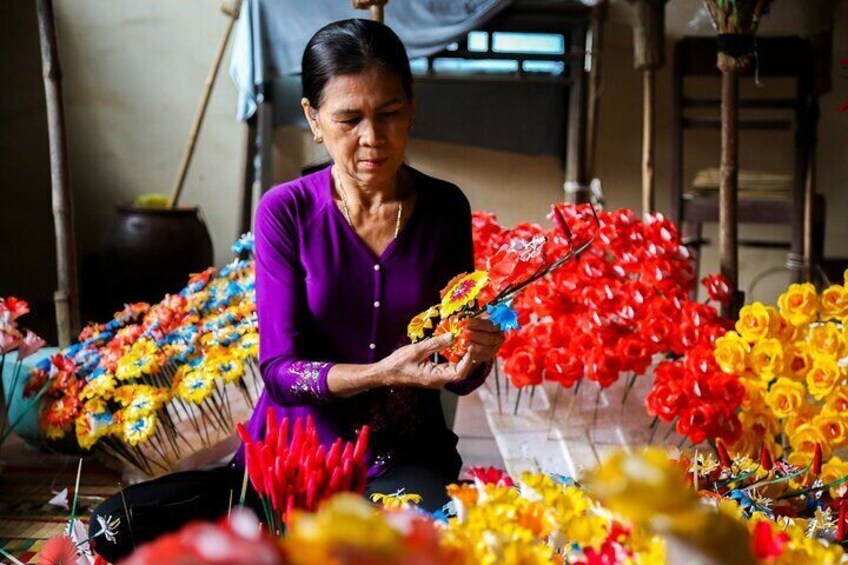 Thanh Tien Paper Flowers making