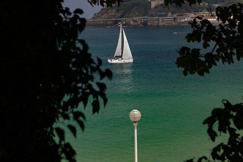 Sail Sebastian Co. Coastal navigation through La Concha Bay