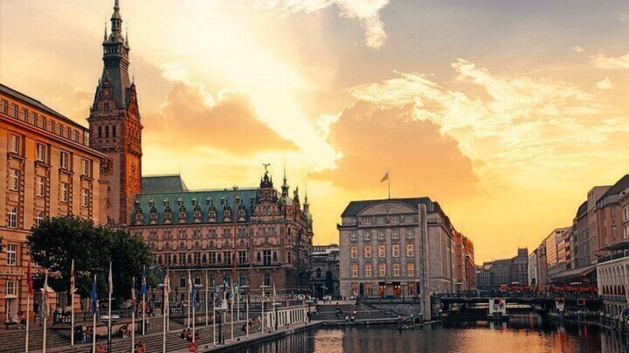 The river Alster leads directly to Hamburg's pride anf joy its Townhall!