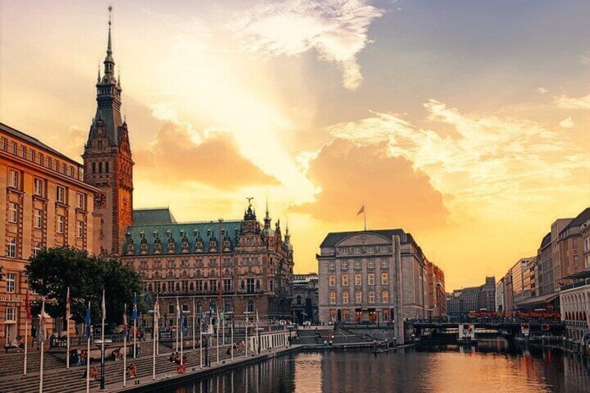 The river Alster leads directly to Hamburg's pride anf joy its Townhall!