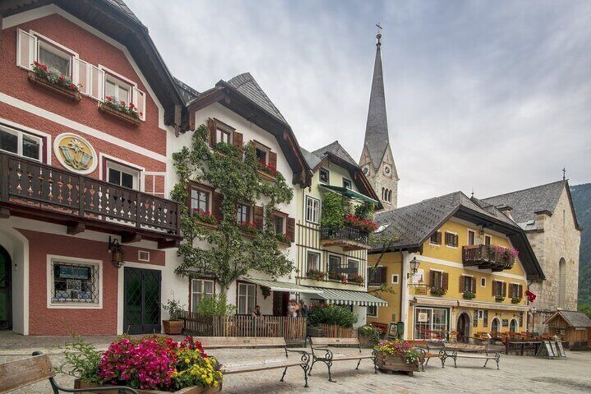 Full-Day Private Tour of Hallstatt and Salzburg from Vienna