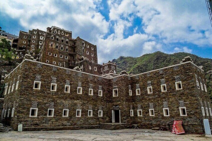 Historical and Heritage Tour in Abha Rijal Almaa Village