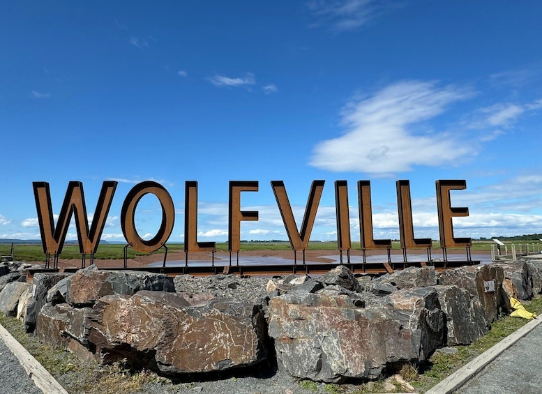 Picture 3 for Activity Halifax: Peggy's Cove, Lunenburg, and Annapolis Valley Tour
