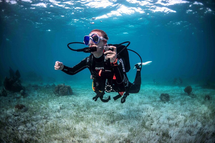 Picture 1 for Activity Menorca: Curso Open Water Diver in Cala'n Bosch.