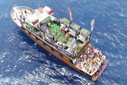 Ibiza: VIP Catamaran Party met Open Bar & Nachtclub Tickets