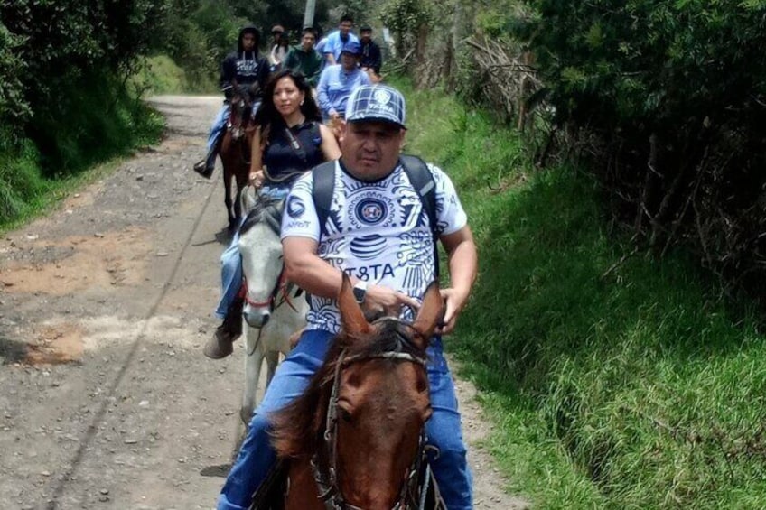 Horseback Riding through the Highest Points of Bogotá with Typical Colombian Food