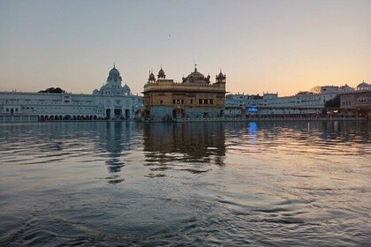 The Golden Temple and Wagah Border Day Tour