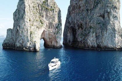 Private Boat Tour from Naples to Capri Jeanneau DB43 Dolce Vita