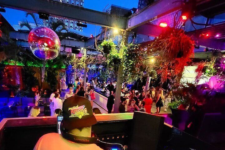 NYC Nightlife: Top Pubs, Secret Clubs, and Rooftop Clubbing