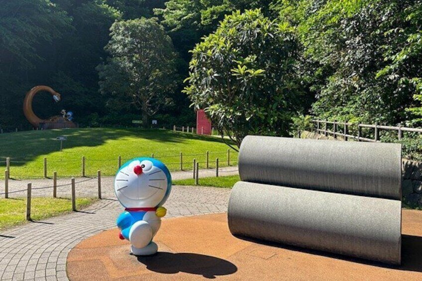 You can experience the Doraemon world at Fujiko・F・Fujio Museum.