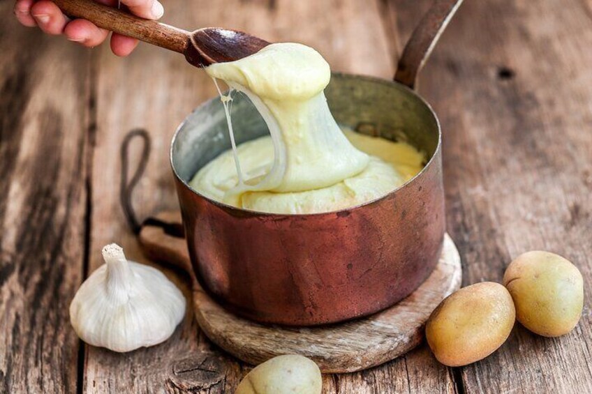 Gastronomy Excursion in Aubrac with Lunch and Crafts