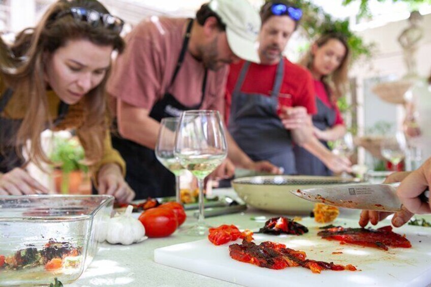 Valencian Paella Cooking Class in an Early 20th Century Villa