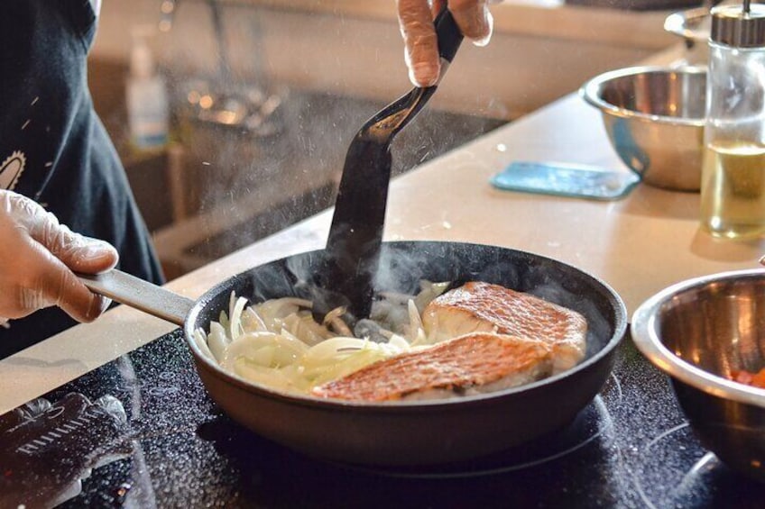 Clase de cocina dominicana, pescado al coco.